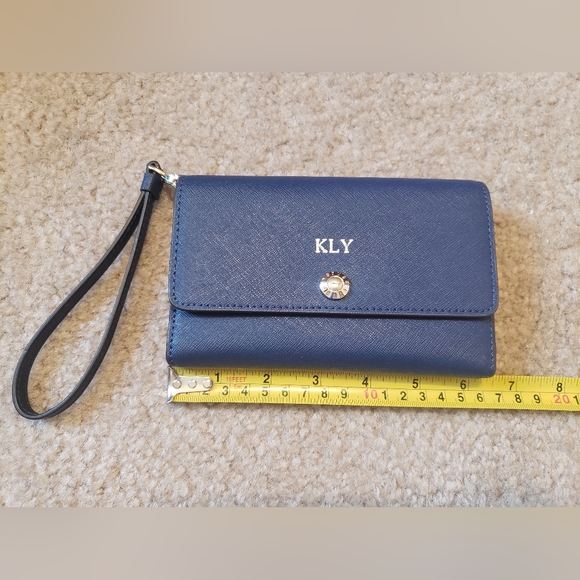 henri bendel Handbags - Henri Bendel New York Wristlet Wallet